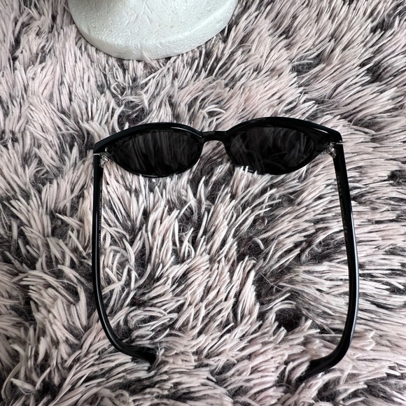 Gorgeous PRADA Sunglasses in EUC - Picture 7 of 10